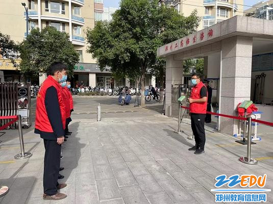 副校长狄雷刚进行防汛抢险演练前培训