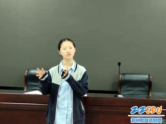 1. 郭任远滔滔不绝分享读书心得_副本