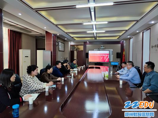 郑州市第二高级中学邀请国际知名心理学专家张向阳教授到校指导交流_副本