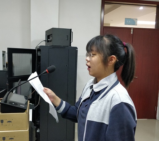 国旗下演讲：张梦茹 - 副本.jpg