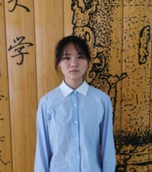 国旗下演讲撰稿人、演讲人：高二理创1班  张含笑.jpg