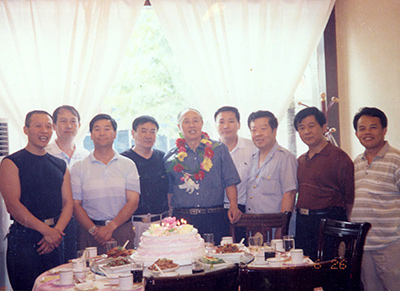 2005年74届部分学生与陈孝森老师